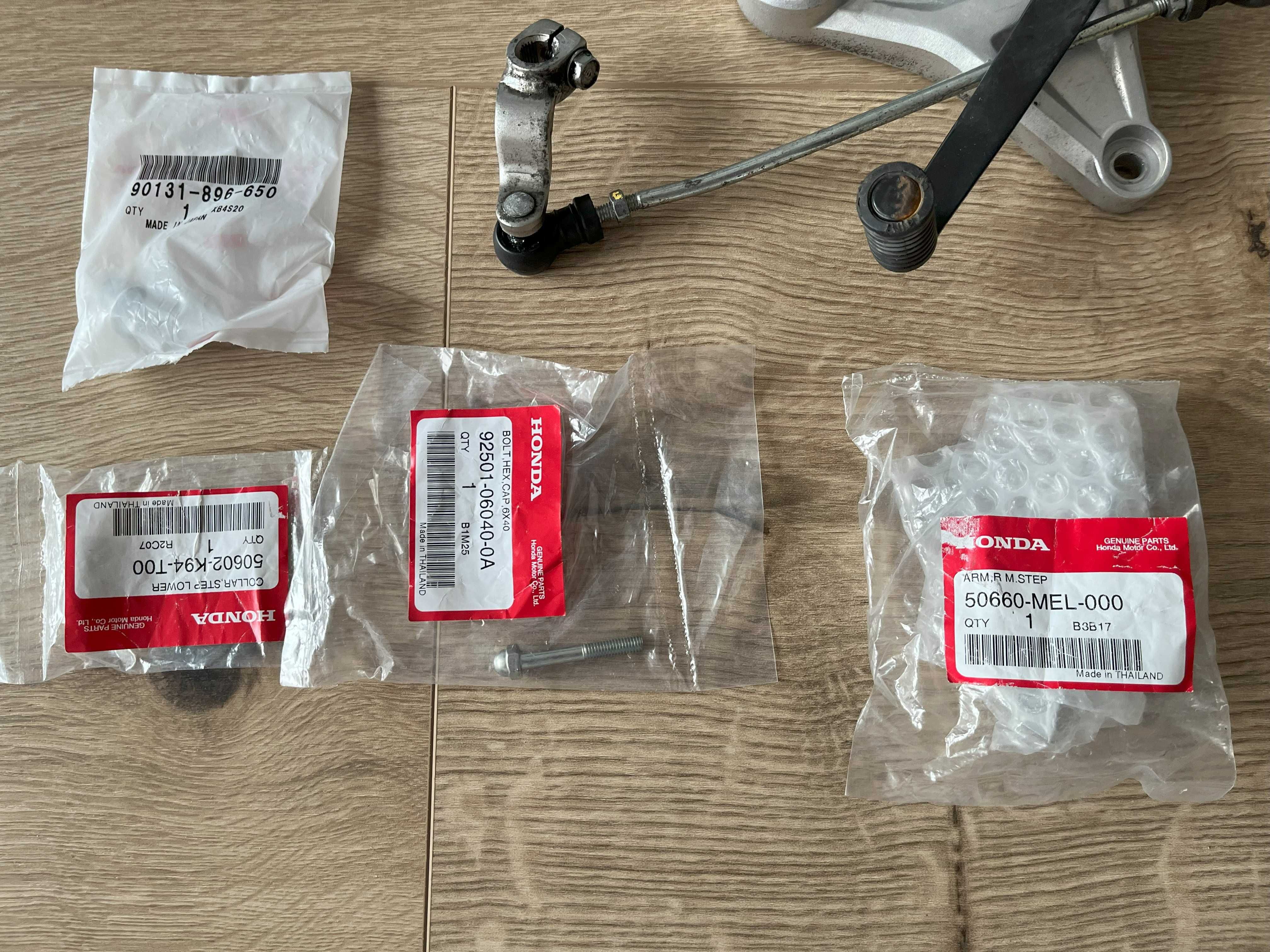 Honda CB125R 2021r części owiewka półka set