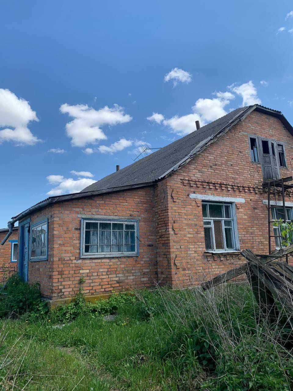 Продам будинок в смт Черняхів