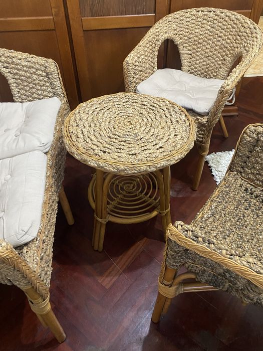 Conjunto de cadeirões