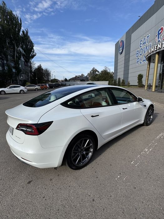 Продам Tesla model 3 Long Range 82.5kWh