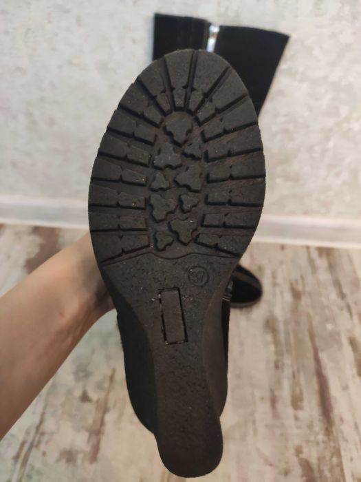 Зимові замшеві чоботи