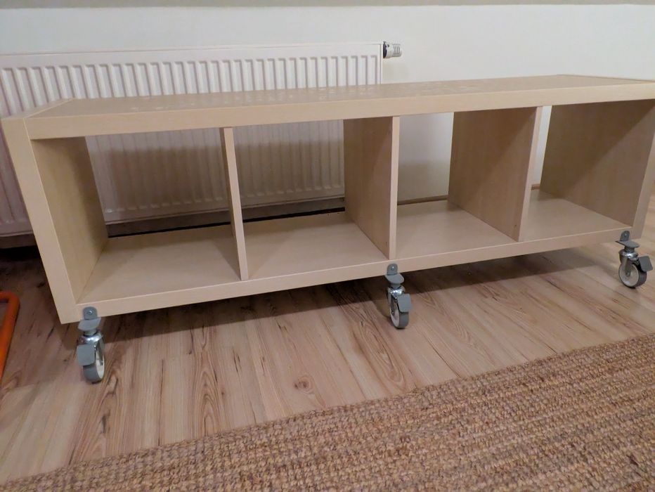 Regał Kallax Ikea dąb na kółkach