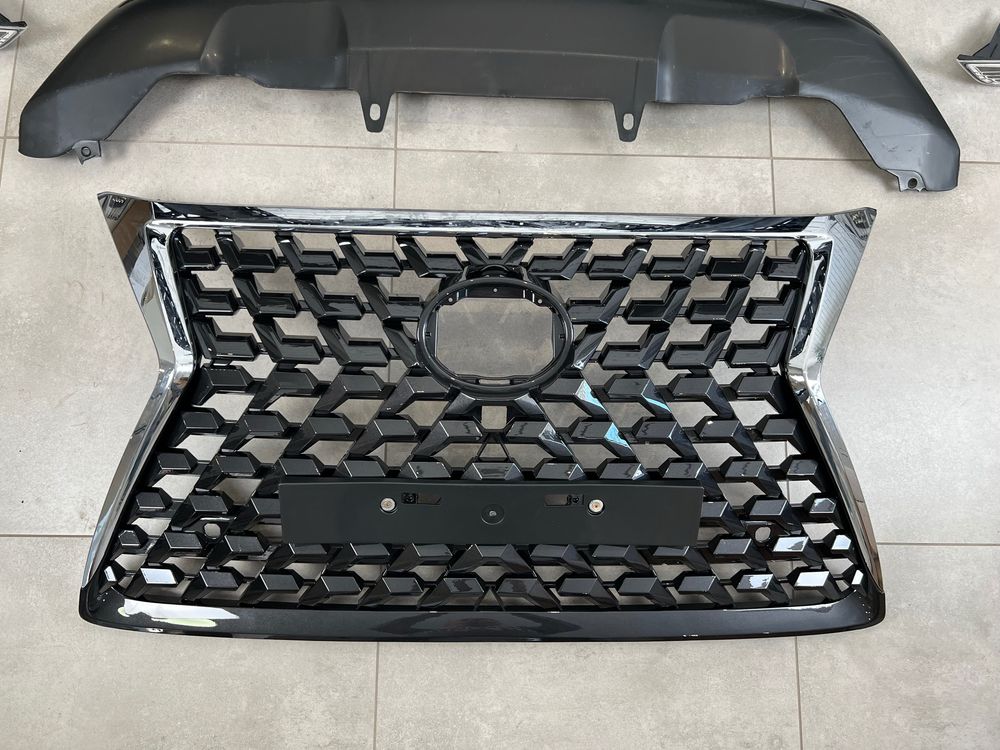 Бампер в сборе Lexus GX 460 2020 (бампер, решетка, туманки, накладка)