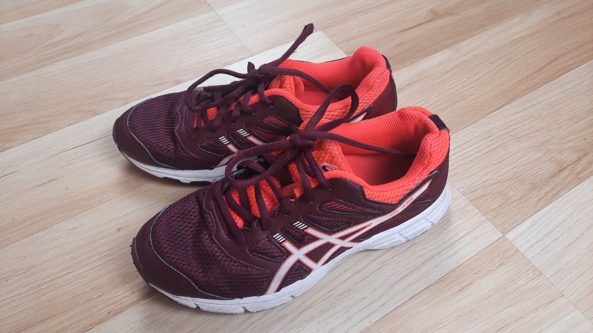 Buty do biegania Asics C80NQ roz. 35 Gel-Ikaia 7 Gs