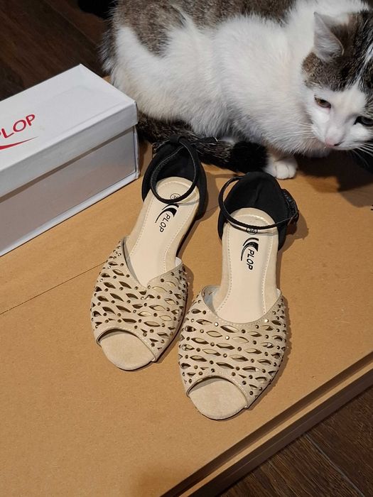 Nowe sandałki rozkiar 36