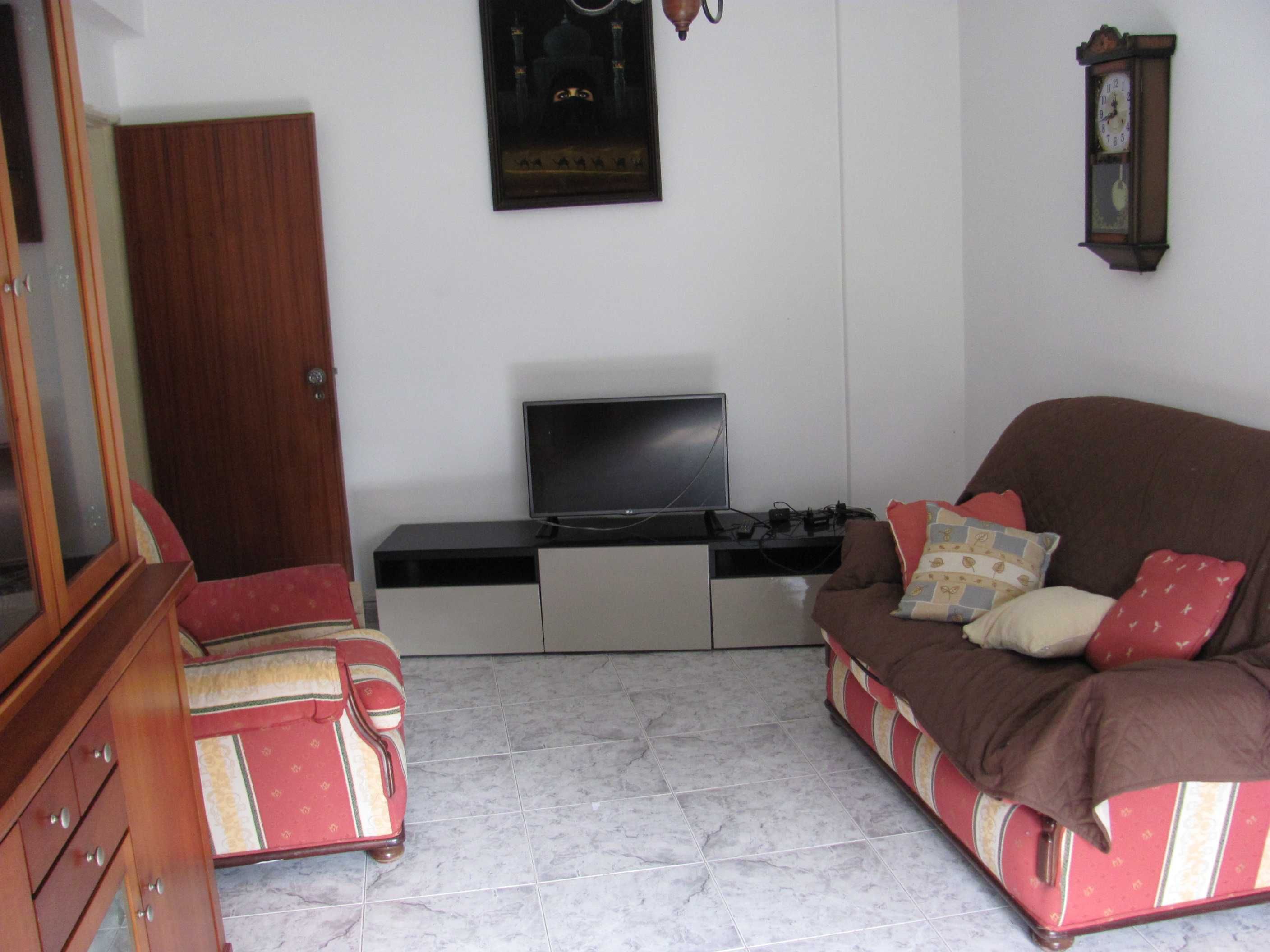 Apartamento T2 na Amadora - Casal de São Brás (junto a Vila Chã)