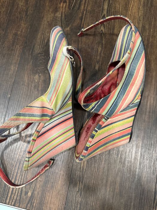 Віддам жіночі туфлі на танкетці 37 р