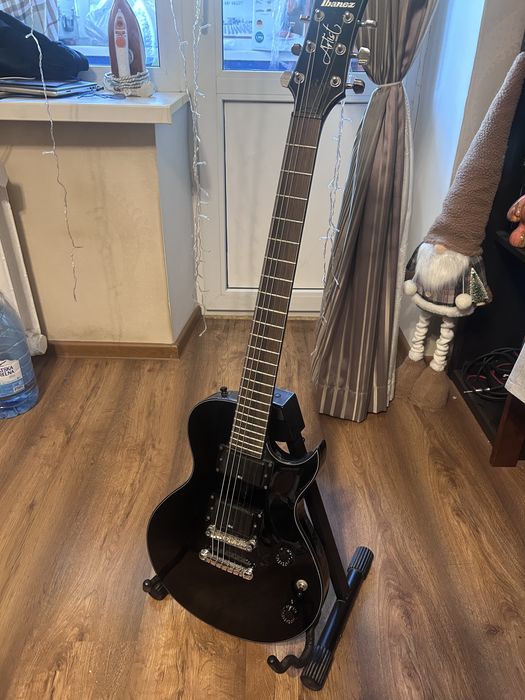 Продам гітару IBANEZ ARZ300bk + ремінь зі стреплоками+ 2 кабелі