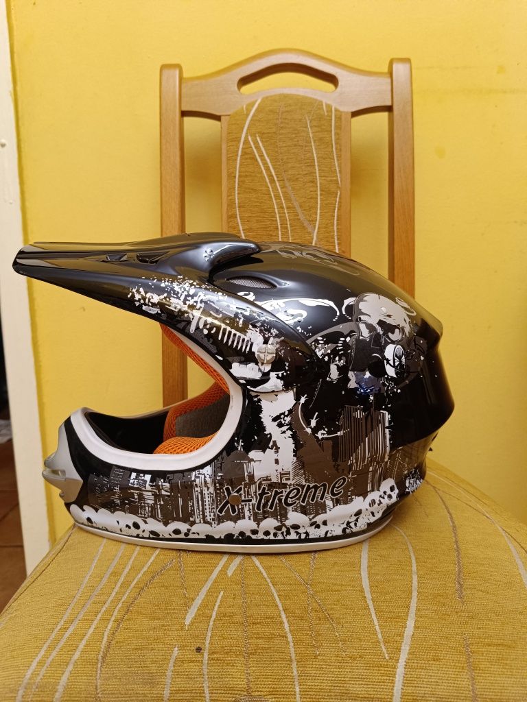 Kask BLD-819-3. Obwód głowy 50-52 cm.