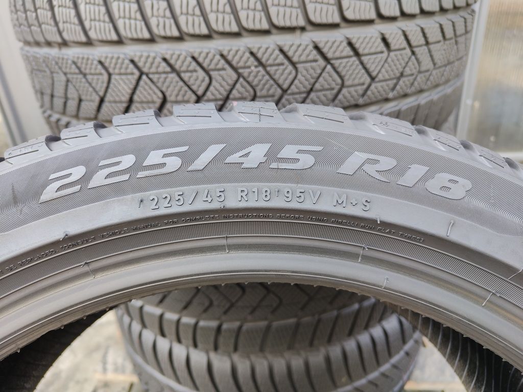255/40/18 i 225/45/18 Pirelli Sottozero 3 runflat komplet