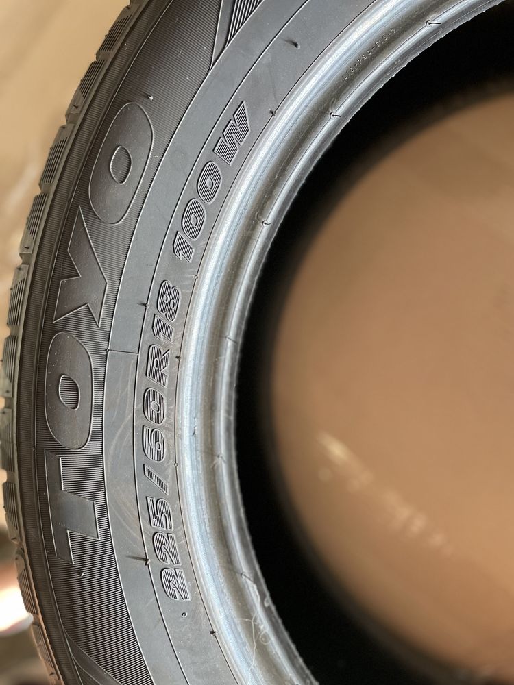 Резина шини гума Toyo 225/60R18