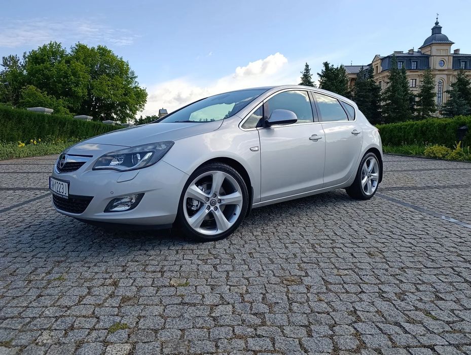 Opel Astra Astra J 1.6 turbo 179koni nawigacja koła 19 cali