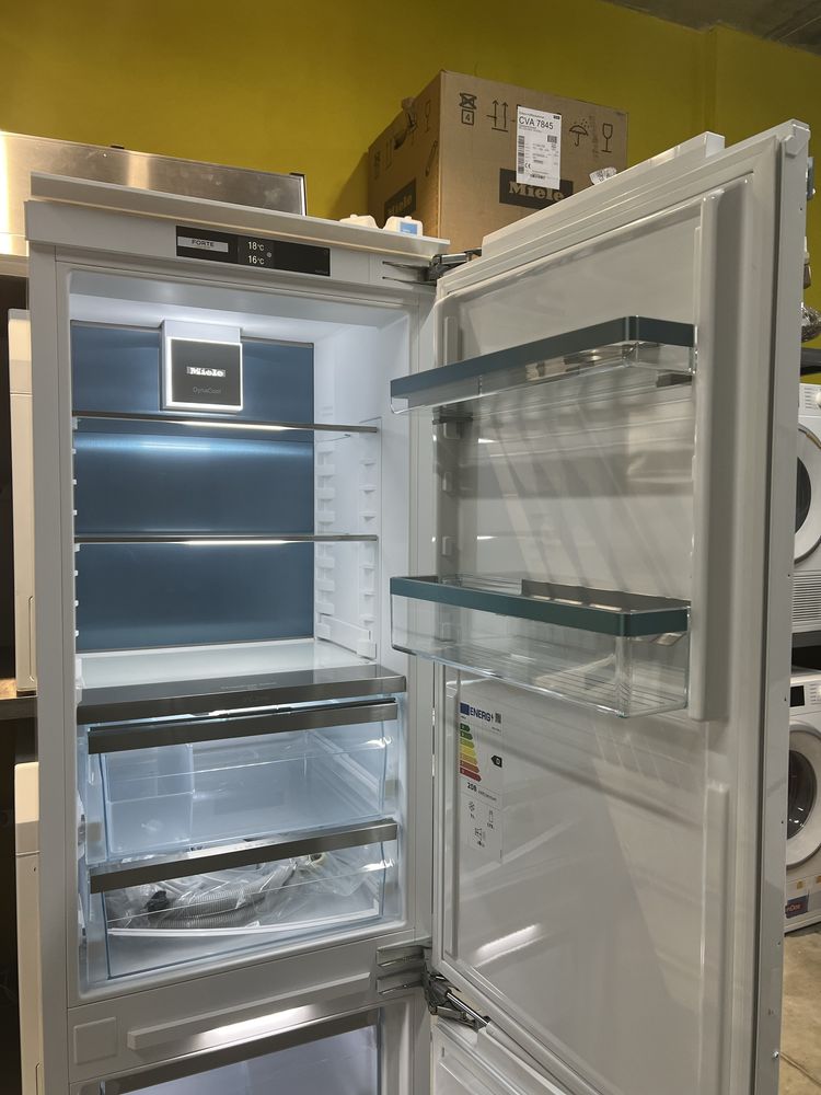 Новий холодильник Miele KFN 7795 D. Найтоповіший. Лід/пар; Led-Fool.