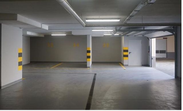 Miejsce parkingowe w garażu podziemnym. Kozanów