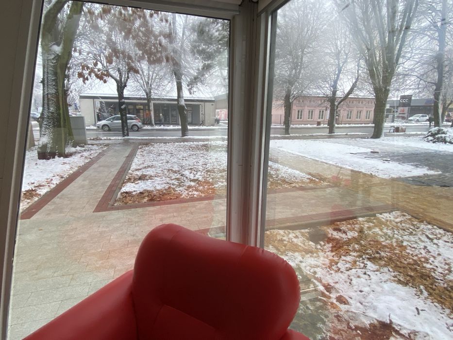 Lokal w centrum miasta * do wynajcia * 20 metrow * zaplecze sanitarne