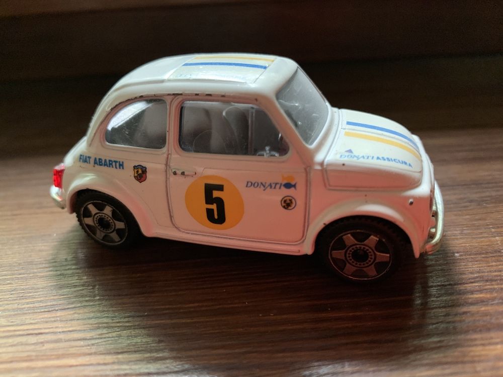 Fiat 500 Model Burago 1:43