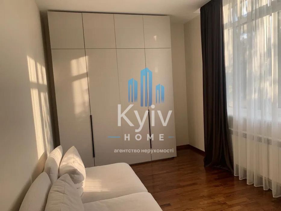 Продажа дома Печерск, центр, ул. Товарная, Киев