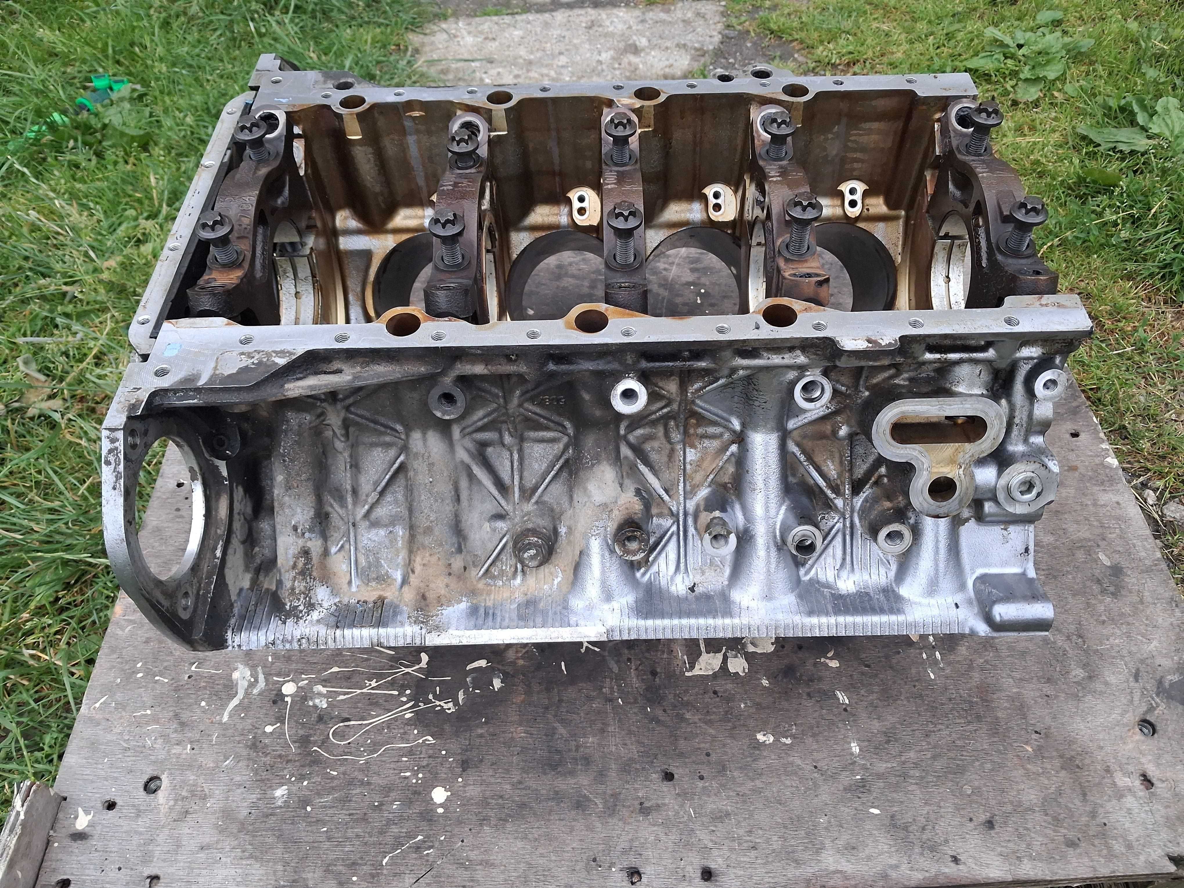 Blok Silnika N62 V8 BMW E53 E60 E63 E65 Uszkodzony
