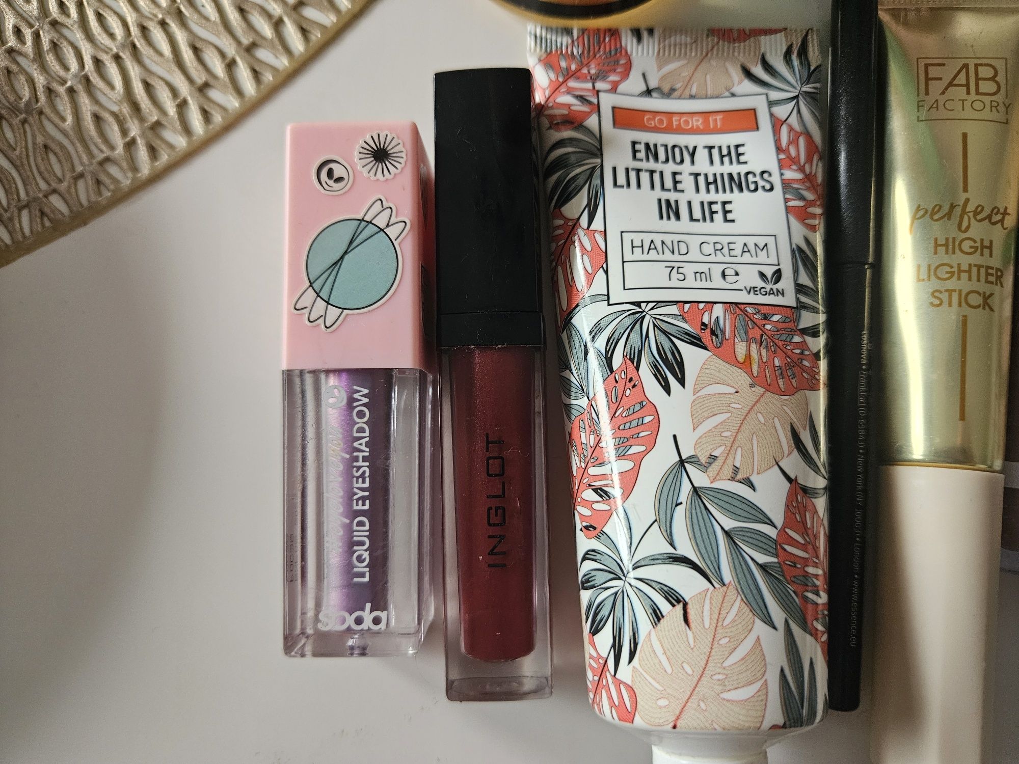 Zestaw Kosmetyków Inglot Guess Neness Bell Hean Essence