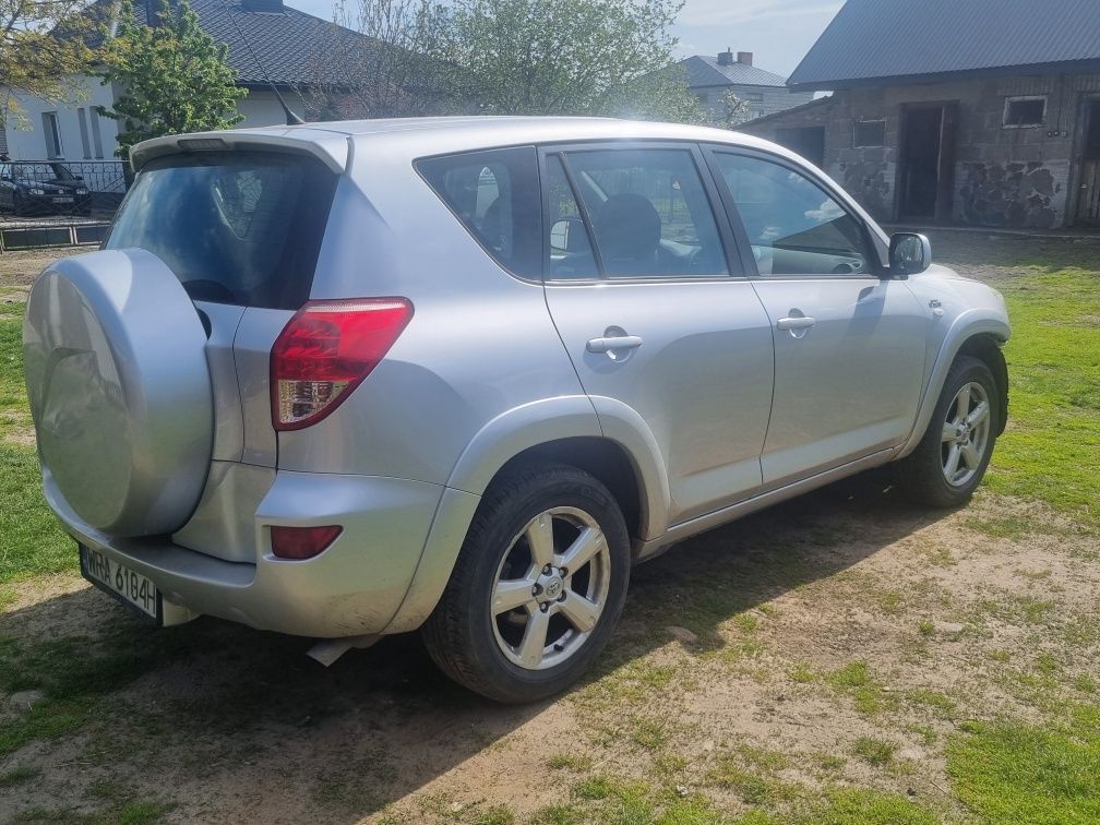 Toyota Rav 4 delikatnie uderzona