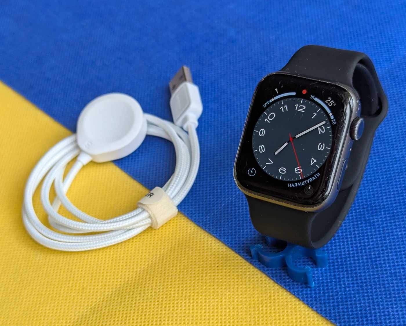 Apple Watch Series 5 44 мм США батарея 88% уцінка подряпини