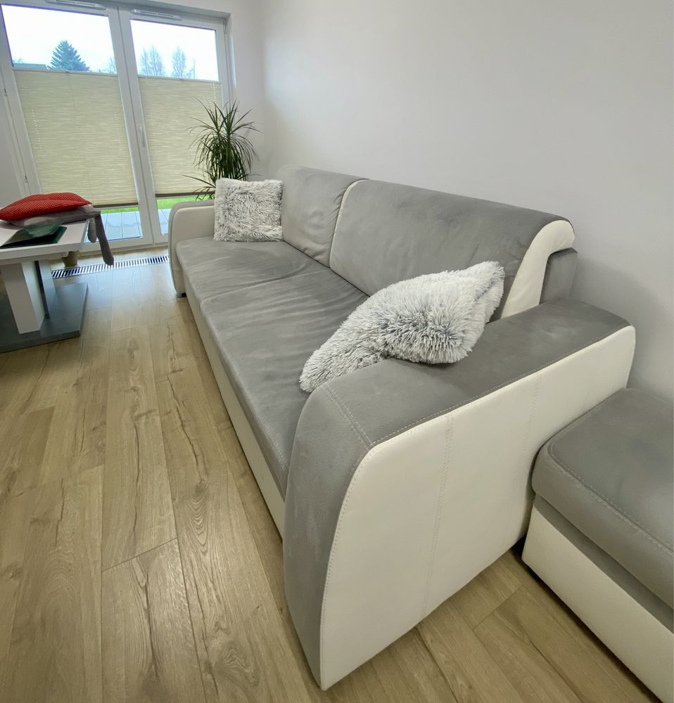 Sofa wypoczynkowa rozkladana + dwie pufy otwierane