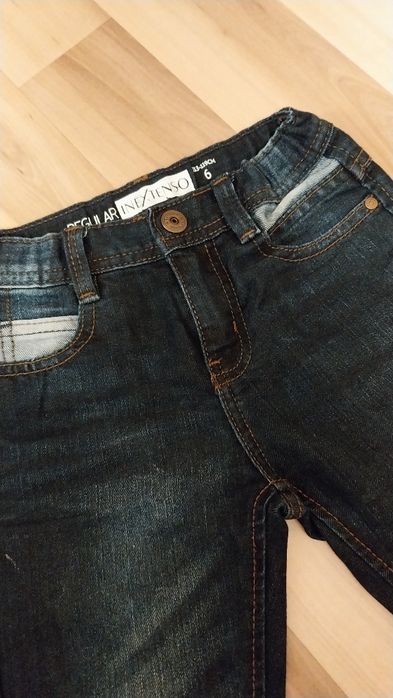 Eleganckie granatowe jeansy rozm. 116