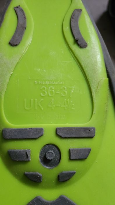 Vendo várias barbatanas