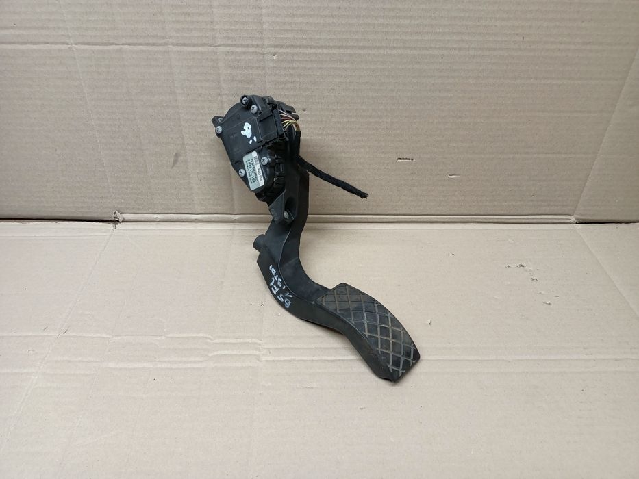 Pedał potencjometr gazu 1.9 2.5 TDI Vw Passat B5 FL Skoda Superb I