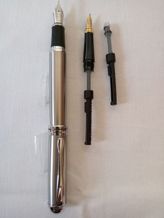 Продам ручку перьевую , под чернила