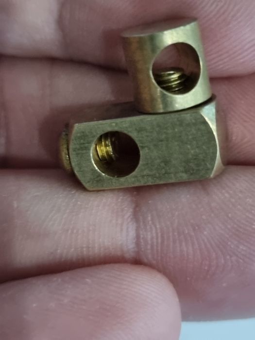 Łącznik cięgien umywalki korek spustowy