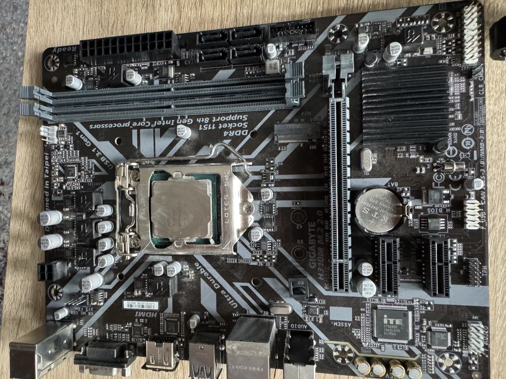 intel core i5 - 9400f + Gigabyte H310M + Endorfy Spartan 5