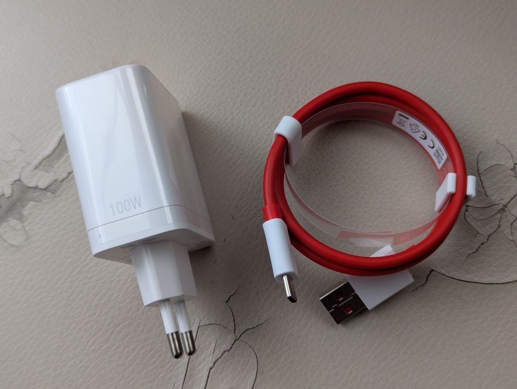 Продам Швидкісний зарядний пристрій Oppo, Realme 100W, SuperVooc.