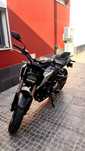 Honda CB125R Preta e cinza