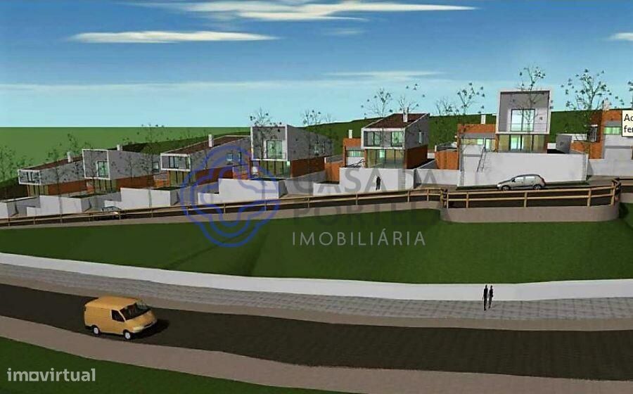 Terreno para construir 9 Moradias em Tomar, no centro de Portugal.