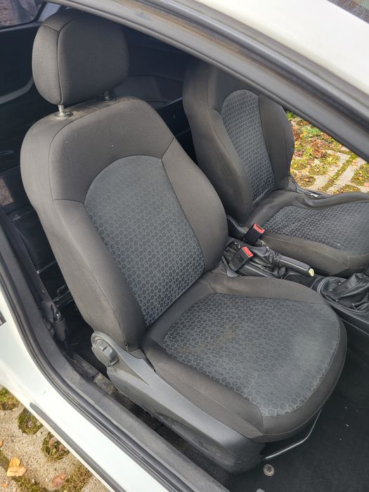 REZERWACJA do 16.11 Opel Corsa e Van 1,4 benzyna + gaz USZKODZONY