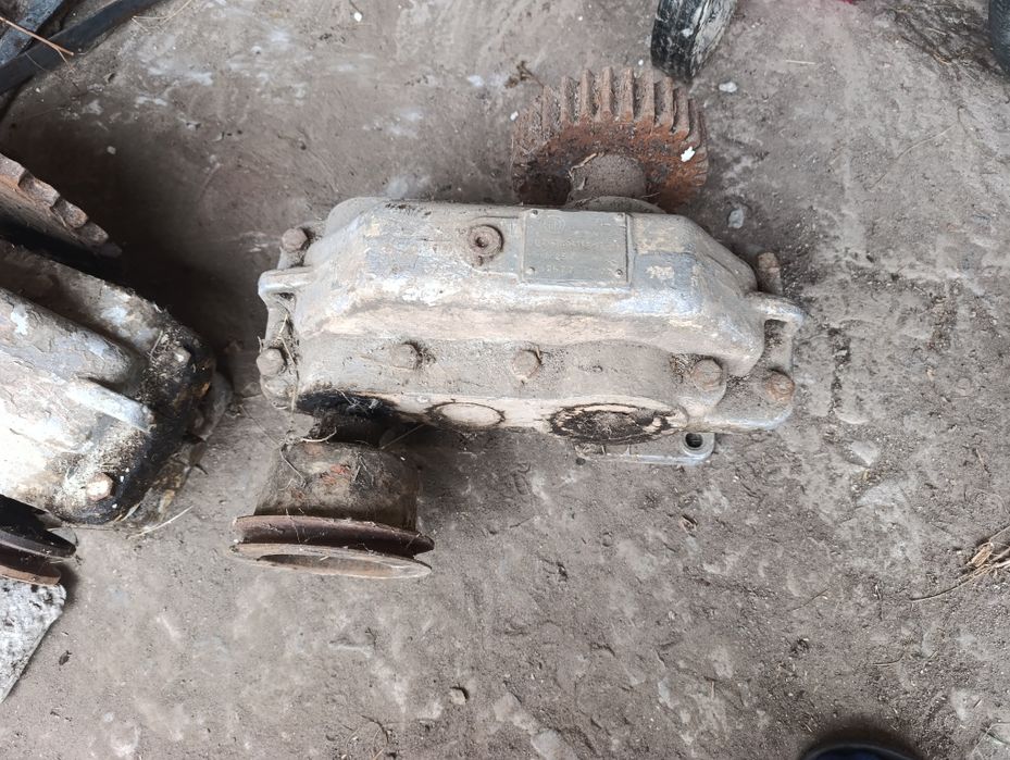 Редуктор для саморобок дровоколів