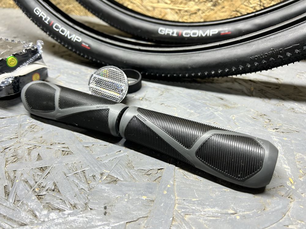 Покришки Bontrager GR1 Comp 700X40C, грипсы Trek