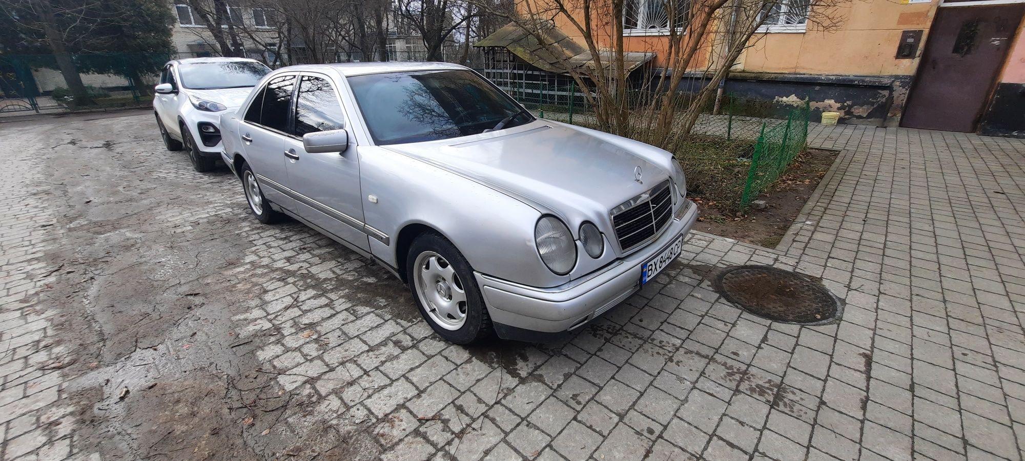 Mercedes 210 2.0