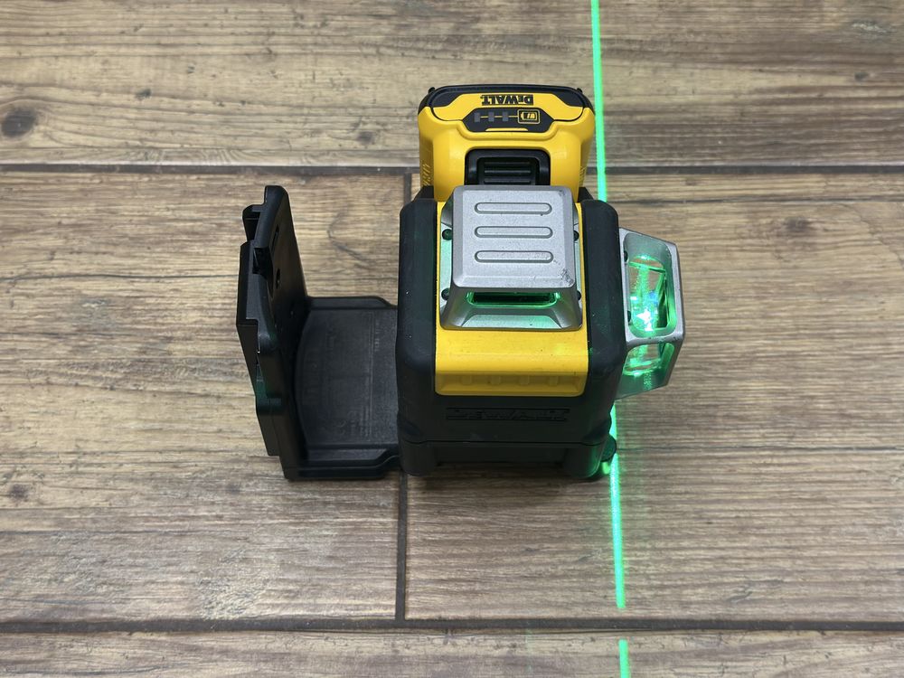 Laser krzyżowy zielony DeWALT DCE0811G 2023r. | bateria 2AH | DCB107