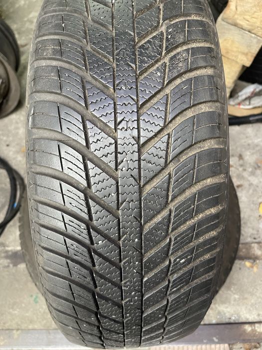 Шины 215/55 R16 Nexen б/у пара 7мм зима U7