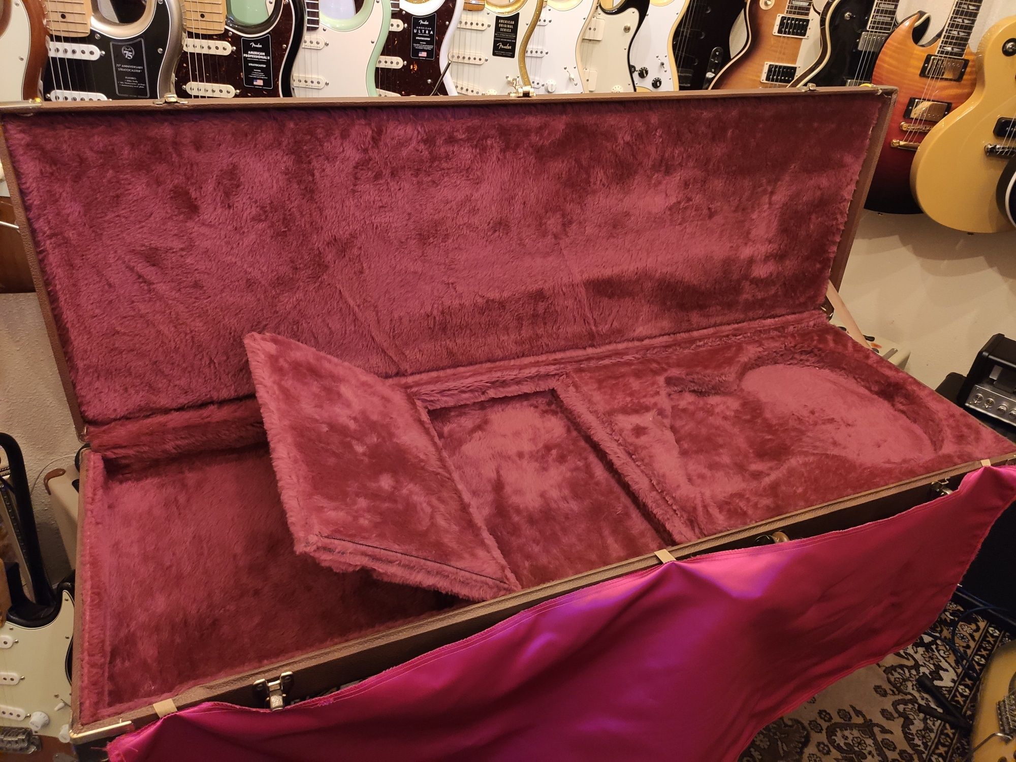 Gibson Les Paul Bass case