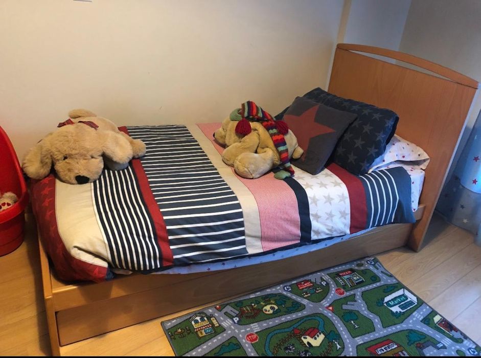 Berço que cresce com a criança – transforma-se em cama e móveis