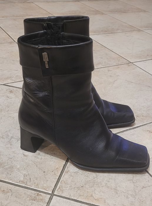 Czarne skórzane ocieplane botki kozaki na stabilnym niskim obcasie r40