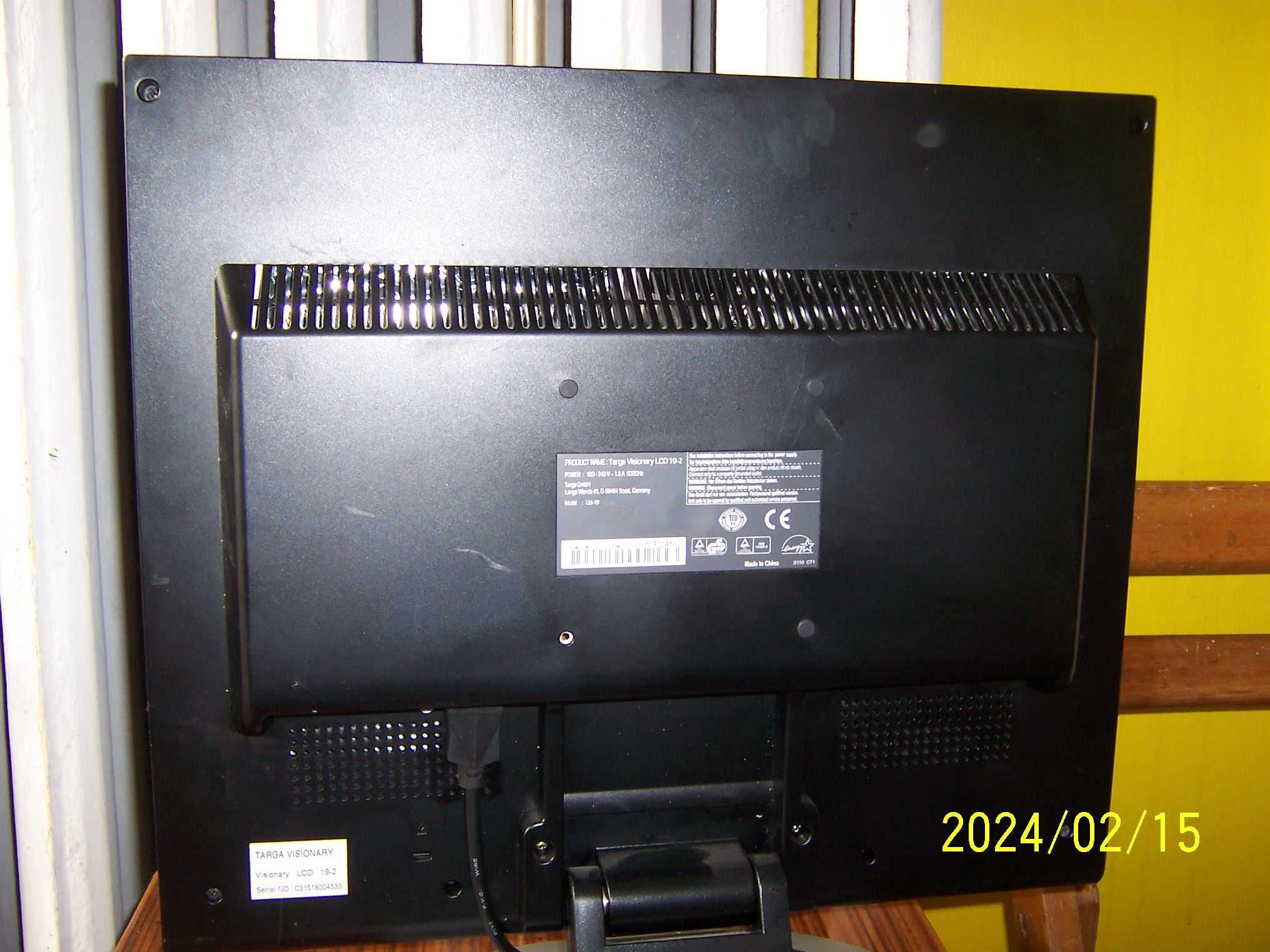 Monitor LCD 19cali z głośnikami sprawny DVI - VGA Targa