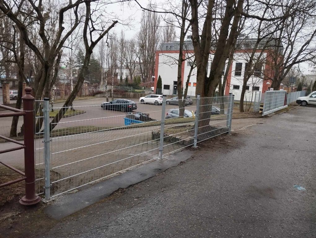 Montaż ogrodzeń panelowych, betonowych, furtek, bram...