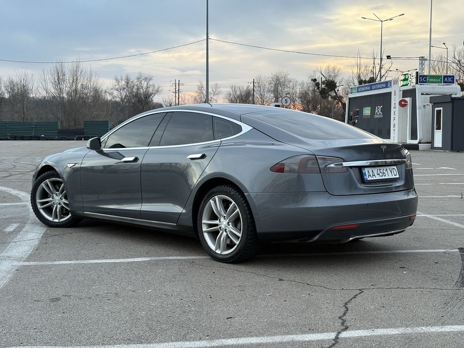 Продам Tesla model S