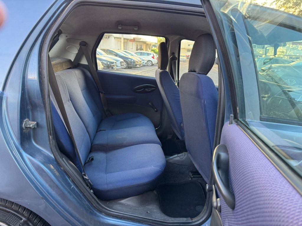 Fiat punto 1.2 gasolina com 202.000 mil km ano2003 em bom estado geral