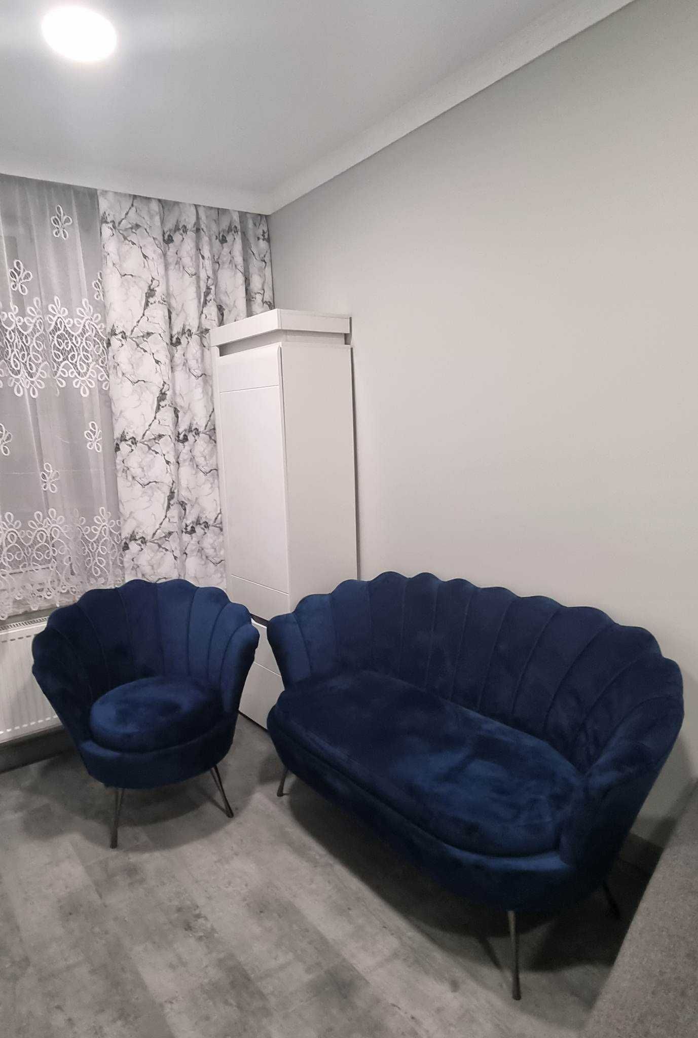 Sofki, fotele i pufy muszelka