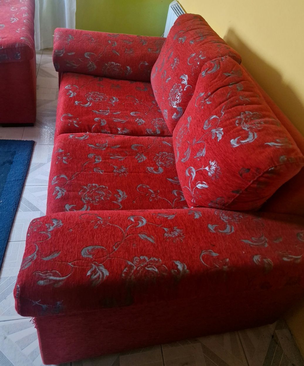 Sofa tecido  vermelho e cinzento